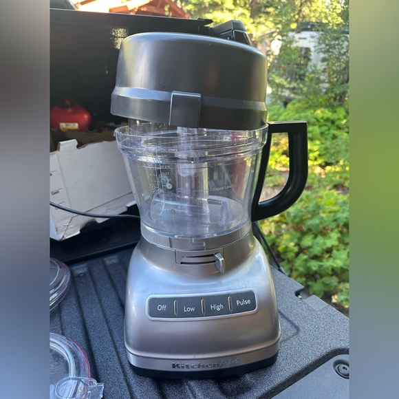 14 Cup KitchenAid Food Processor Model #2XW7 + Accessories & Storage Case - Picture 1 of 3